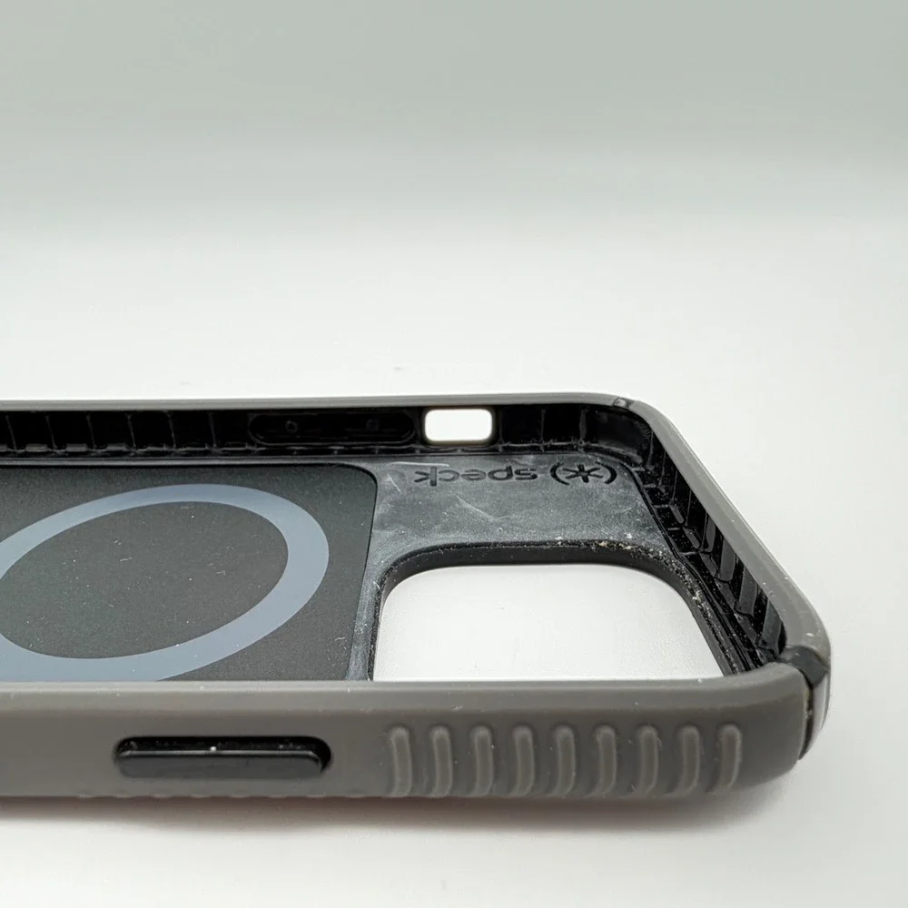 Speck Phone Case iPhone 13 Pro 6.1 MagSafe‎ Presidio2 Grip